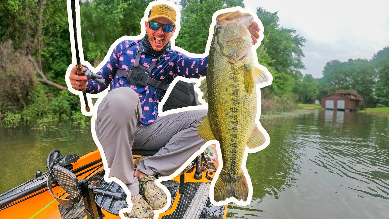 Sight Fishing Big Bass from Kayak - Challenging!