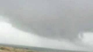 preview picture of video 'Tornado forming over Lake McClellan, TX 04/22/2010'