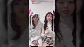 右ずっと見えてる #パンチラ