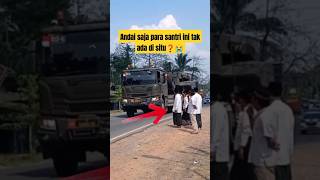 Download lagu Kejadian tak terduga saat Tank TNI lewat❓😱 #shorts #tni #leopard mp3