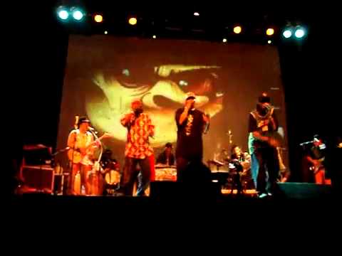 Z'África Brasil & Banda Z'Áfricanos - Eu to Ligeiro - Festival Humaita PraPeixe 2008. - RJ