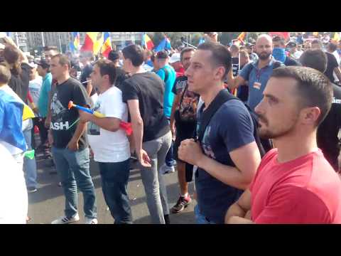 Prima dată s-a dat cu gaze pe la 16,30. 10 august, Guvern - Curaj.TV