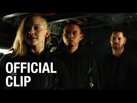 The Hunger Games: Mockingjay, Part 1 (Clip 'Meeting the Crew')