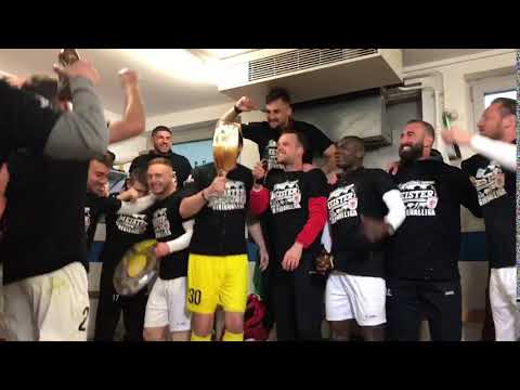 FC Gießen feiert die Hessenligameisterschaft