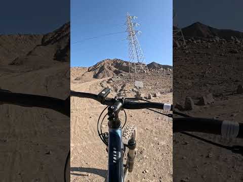 Giant talon por senderos de viñita azul em Copiapo región de Atacama Chile
