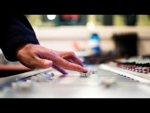 Raven Felix - Hit The Gas Ft. Snoop Dogg (King Kryp Remix)