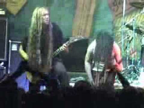 Videoclip de Försvinn Du Som Lyser (Live) — Finntroll