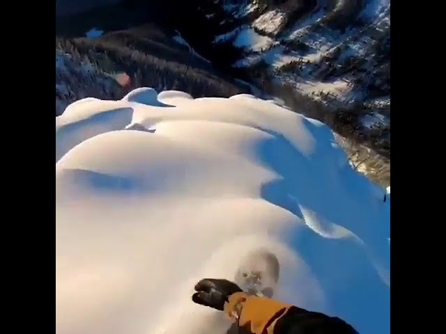 Экстремальный спуск на сноуборде