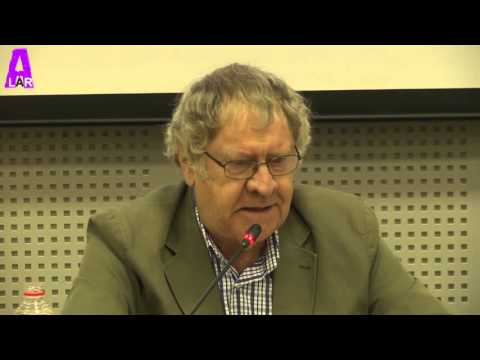 En la biblioteca de Ian Gibson: “Lorca me salvó de la desesperación” | EL PAÍS