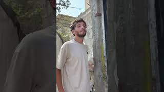 حسام معندوش مزح!