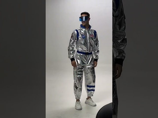 Vídeo relacionado con AUYAO Disfraz de Astronauta Adultos, Traje Espacial Hombres y mujeres, Disfraz de Adulto, para Carnaval Halloween Cosplay, Plata-S