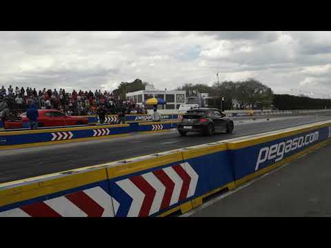 Volkswagen Beetle vs Challenger Hellcat, Arrancones Pegaso 1/4 de milla!