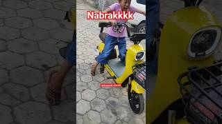 Download lagu GAS POL LANGSUNG NABRAK!!! Belajar sepeda listrik #shorts mp3