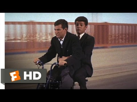 Dr. Goldfoot and the Bikini Machine (11/12) Movie CLIP - Golden Gate Pursuit (1965) HD