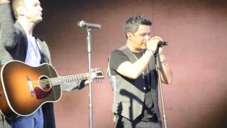 Alejandro Sanz y Axel Un zombie a la intemperie geba 2016