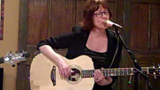 Suzane Vega - Crack in the wall (KRVB Live at Audio Lab)