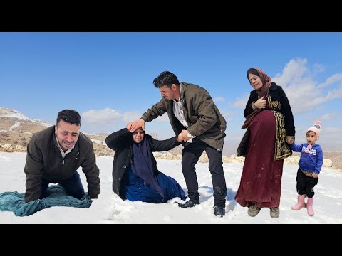 Young pregnant mother in danger: Search for pregnant mother in fierce snowy mountain