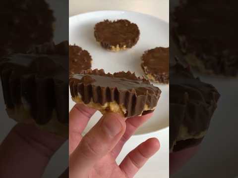 Peanut butter rice cake cups 🤎