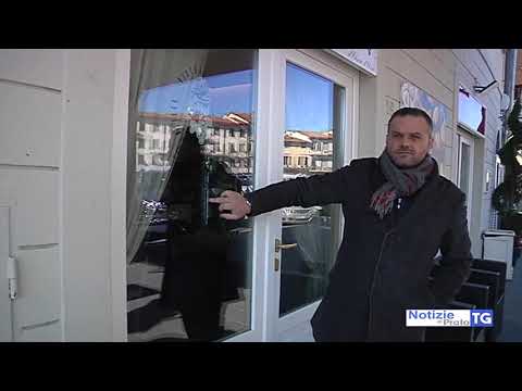 2019-02-06 PRATO - LANCIO DI BOTTIGLIE IN PIAZZA MERCATALE, È POLEMICA