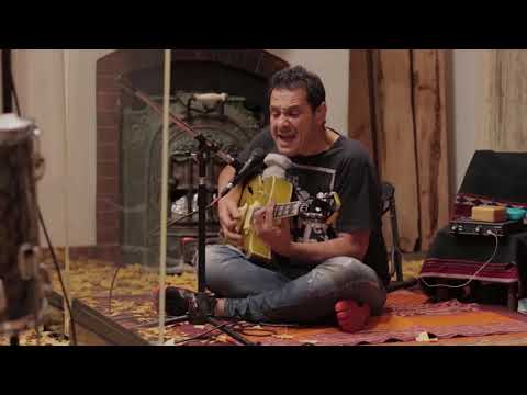 DIVIDIDOS - Se me llenó de hojas el bulín.