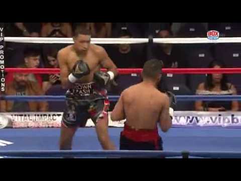 Zelfa "Brown Flash" Barrett vs. Elvis "El Rockero" Guillén