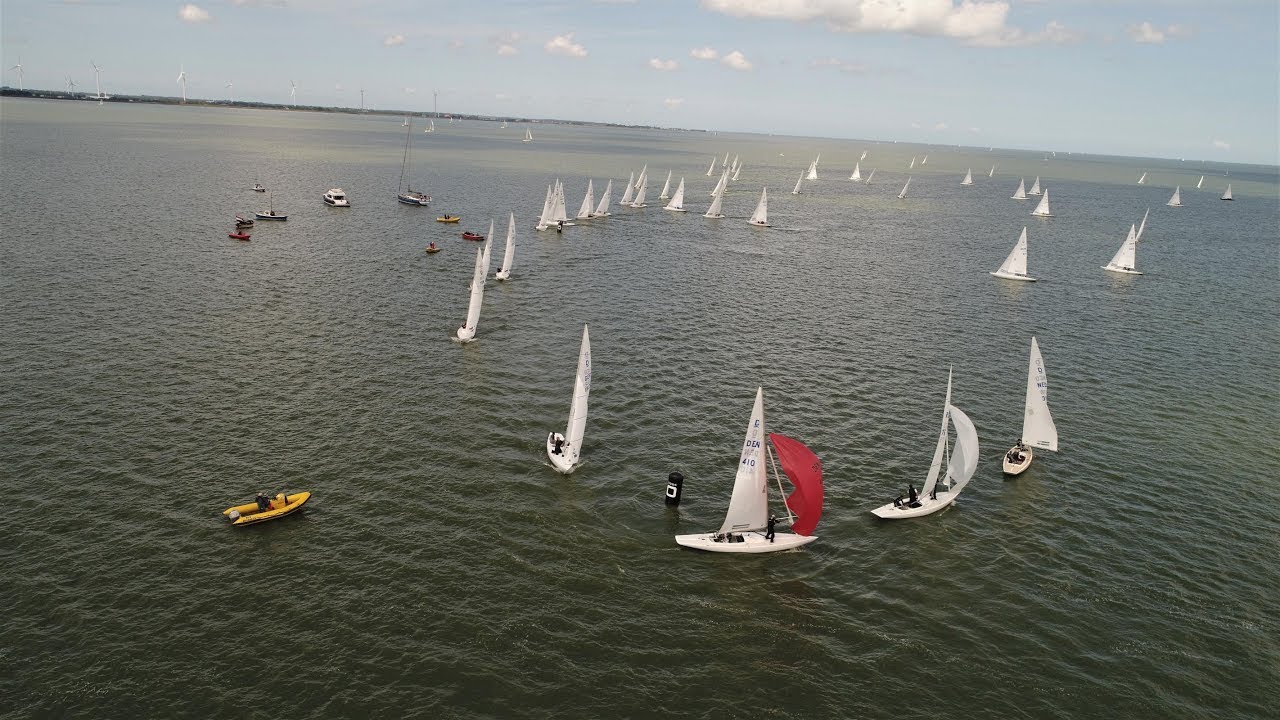 HONDERD DRAKEN TEGELIJK VAN START BIJ GOLD CUP