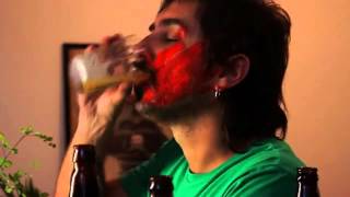 Milocovik da a cara pra bater