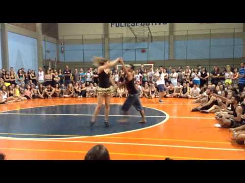 Exame pé descalço - Ana Flávia - Preta Av./Vermelha