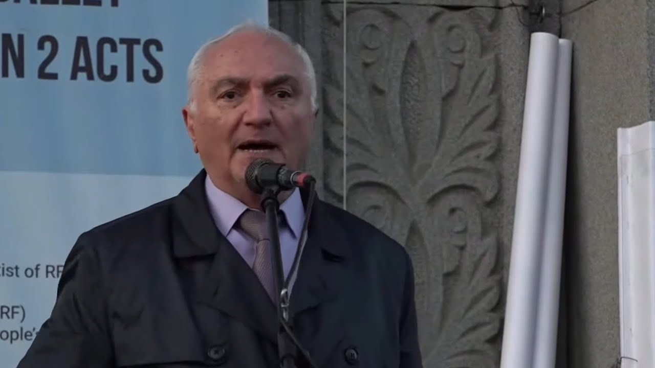 Մենք ժամանակ չունենք, որ թողնենք նրան, որ իրականացնի իր ազգադավ ծրագիրը