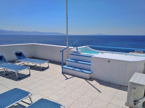 Watch a video of the terrace and its outdoor jacuzzi!