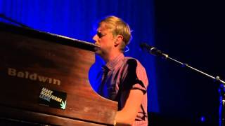 Andrew McMahon in the Wilderness - Rainy Girl