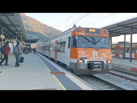 Tren de la R3 entrando en Ripoll con destino La Tour de Querol