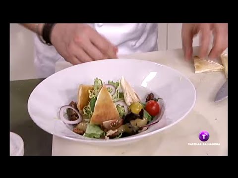 Ensalada de pera y nueces con quesadilla. Miel sobre hojuelas.08.04.15