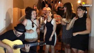 Rozalén - Comiéndote a besos feat  Lara (Zarandea) y Anna Jimenez