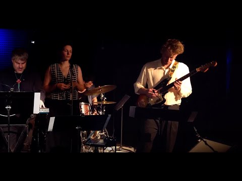 Wanja Slavin – libelle ” feat. Zuza Jasinska “DEEP END”  Live at Kollektiv Nights 2025