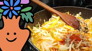 Download the video "Spicy bell pepper rice"