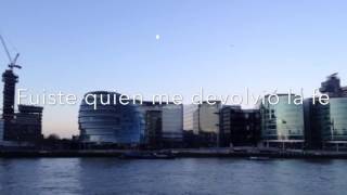 Aleks Syntek Tan Cerquita Lyrics