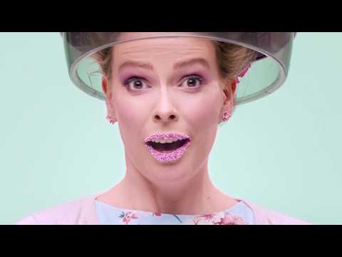 Angela Sellar Makeup video.