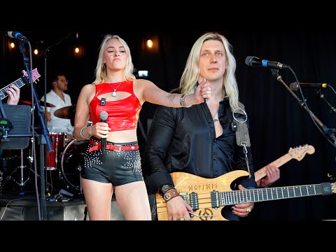 She Asks if I Know Cranberries Zombie and This Singer Shocks The Crowd