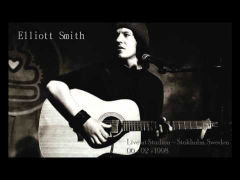 Elliott Smith ~ Waltz #2 (XO) (Live in Stockholm)