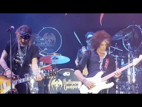 Hollywood vampires - people who died  (cover jim carroll) (live @ Lucca 07-07-18)