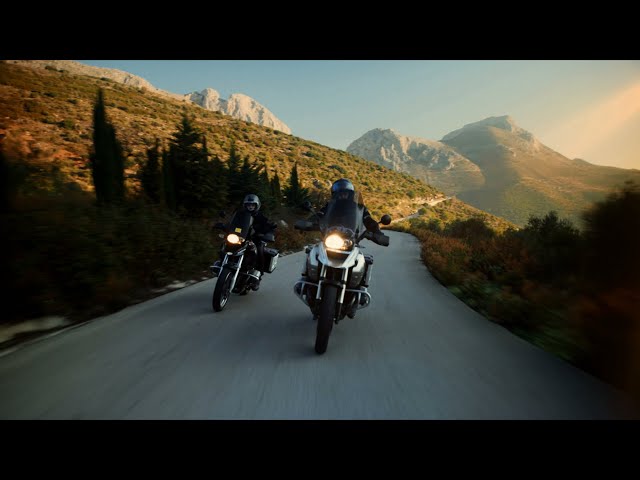 Video Teaser für Garmin zūmo XT: Check Out the All-terrain Moto Navigator