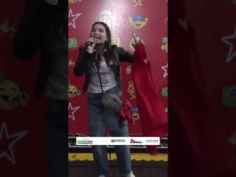 Suplente de vereadora de Lajeado discursa em comício de Lula
