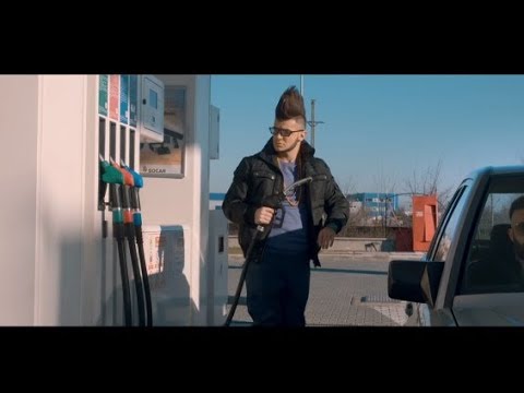 Malone trebuie să bage ”de o sută” la benzinărie