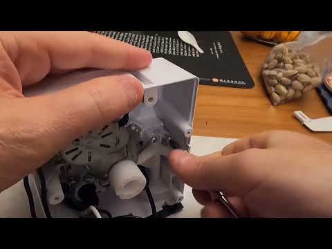DIY - Freezer Fix: replacing a faulty thermostat in a GE model ice maker.