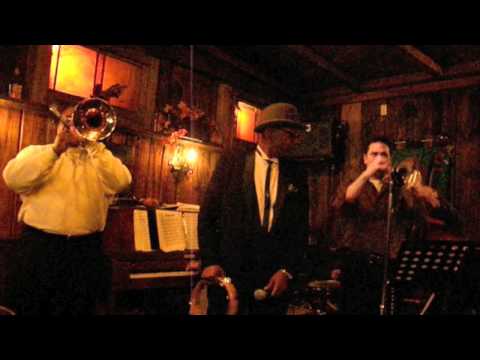 Big Chief - Henri Smith with the  Workingman's Jazz Band - Concord's Colonial Inn January 2009