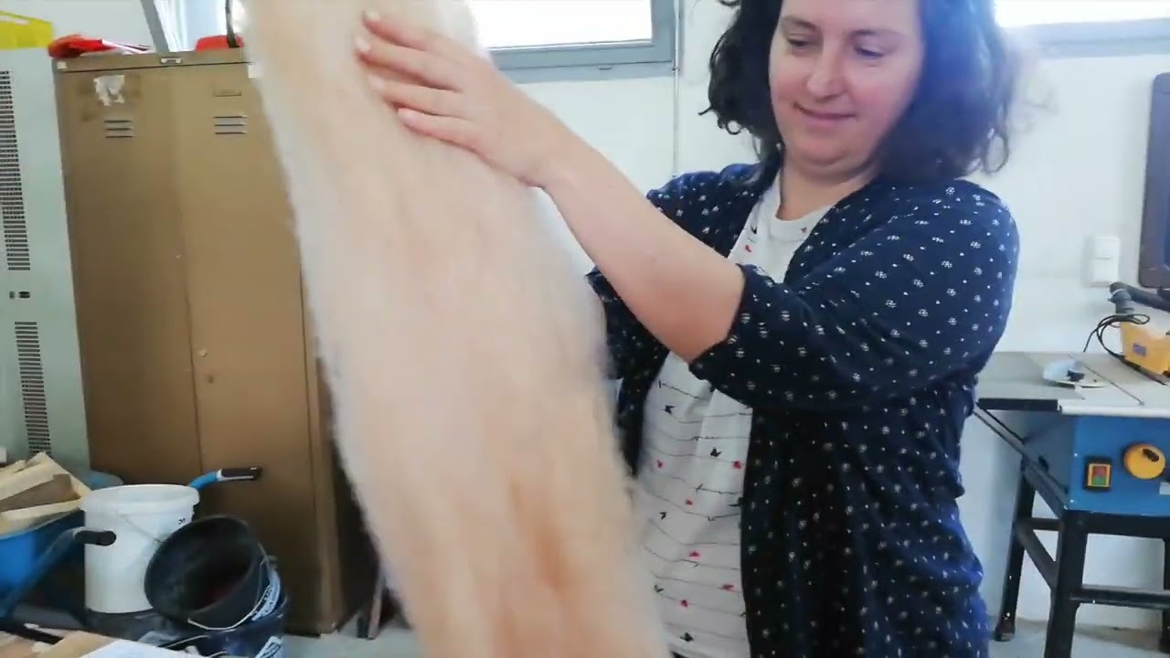 Wool Mondays | Carding tutorial