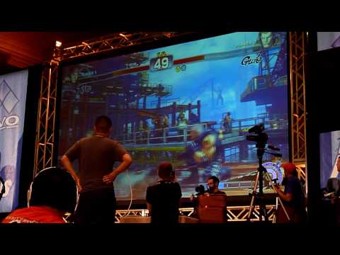 EVO 2010 - SSF4 SEMI FINALS: [part 2] Daigo (Ryu) vs. Lamerboi (Guile)