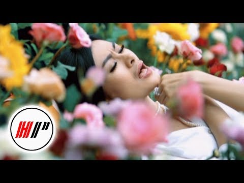 Iis Dahlia - Cinta Apalah Apalah [Official Music Video]