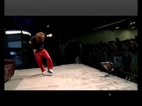 MarineKing Dancing and Collapsing on Stage (MLG 2012 Winner)